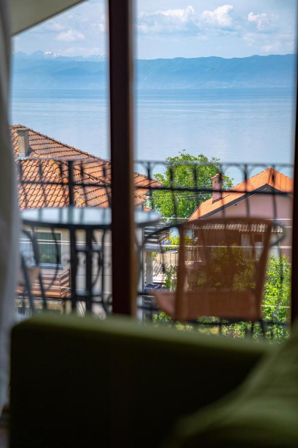 Et Larum Peštani Esterno foto