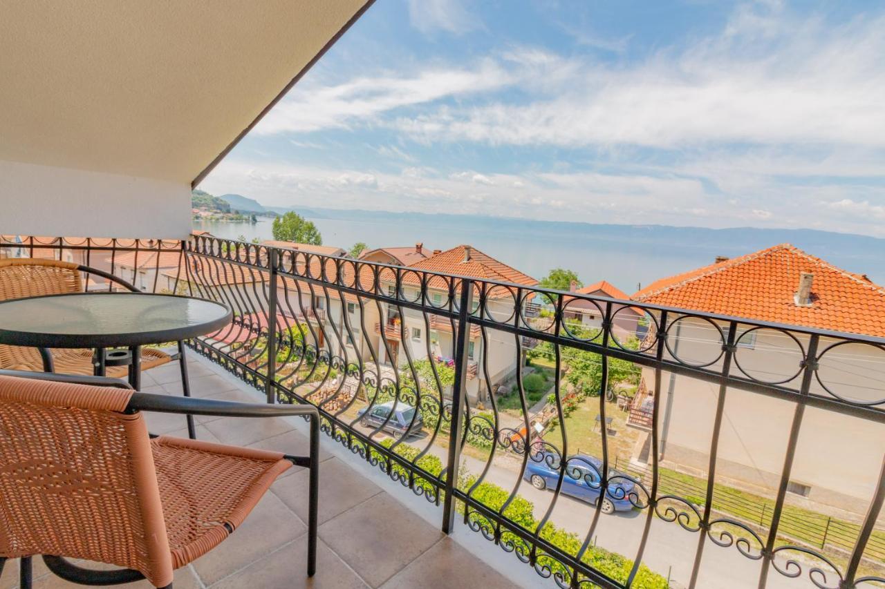 Et Larum Peštani Esterno foto