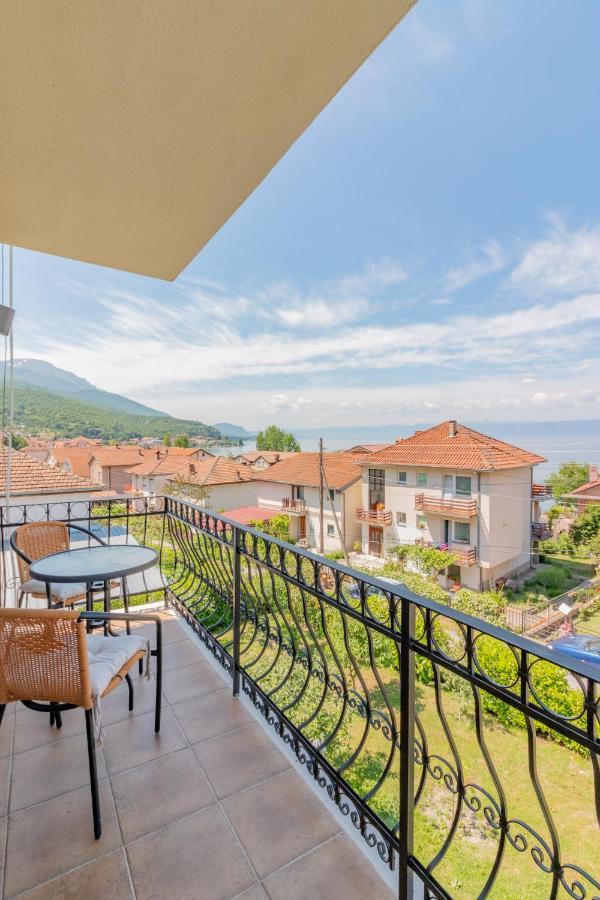 Et Larum Peštani Esterno foto