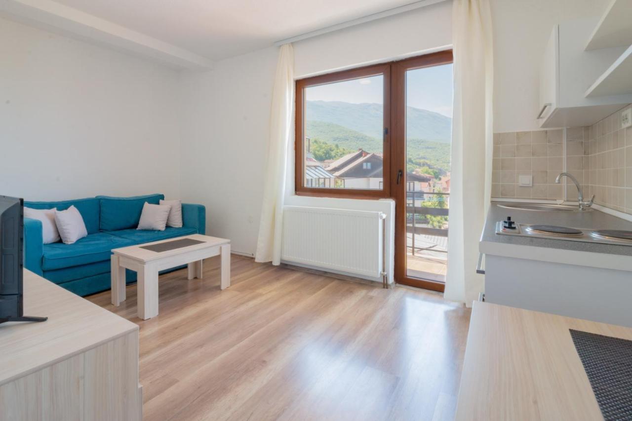 Et Larum Peštani Esterno foto