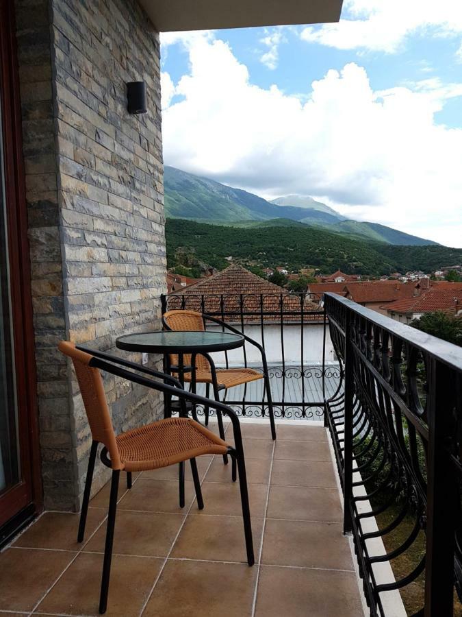 Et Larum Peštani Esterno foto
